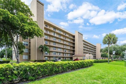Tiny photo for 4570 NW 18th Avenue #609, Deerfield Beach, FL 33064 (MLS # R11143063)