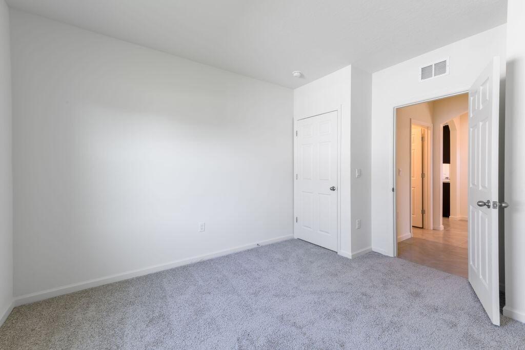 PORT ST LUCIE SECTION 19 - Residential Lease