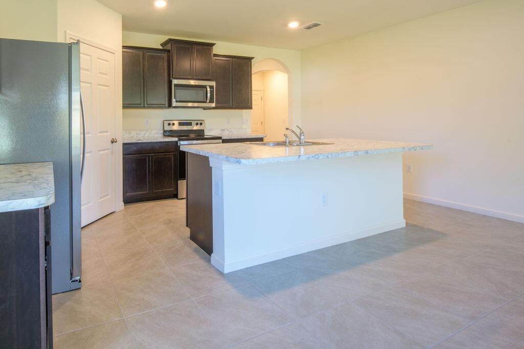 PORT ST LUCIE SECTION 19 - Residential Lease