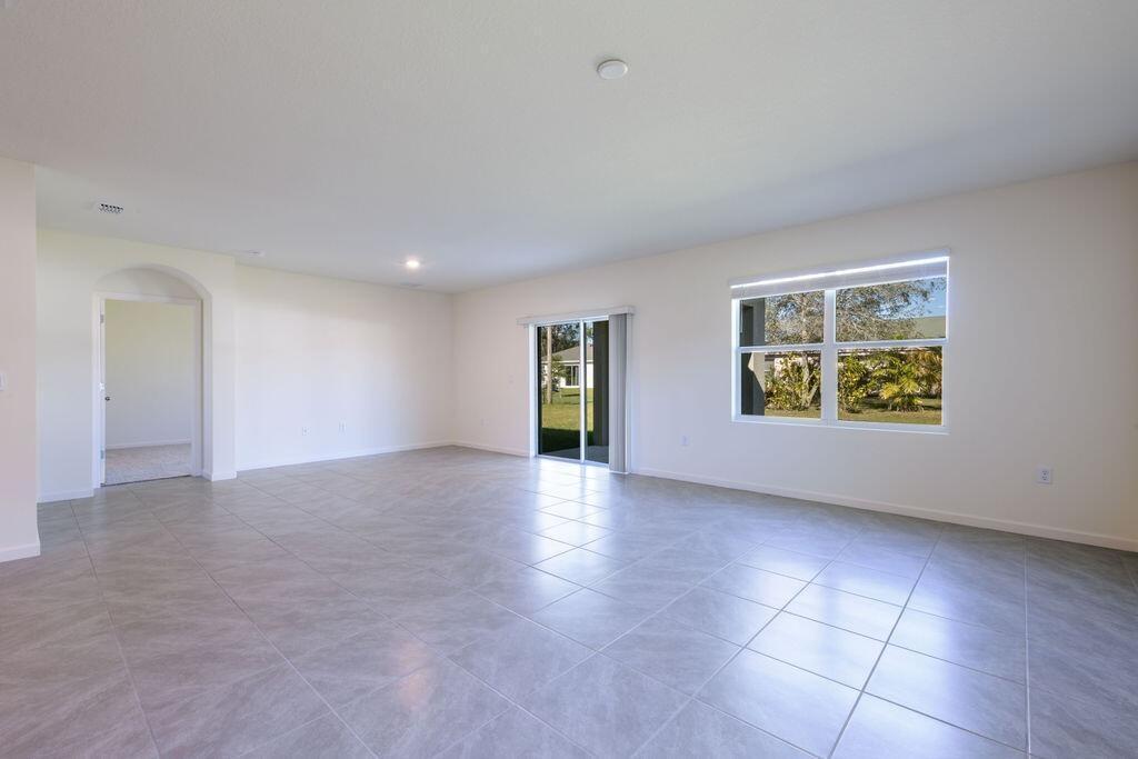 PORT ST LUCIE SECTION 19 - Residential Lease