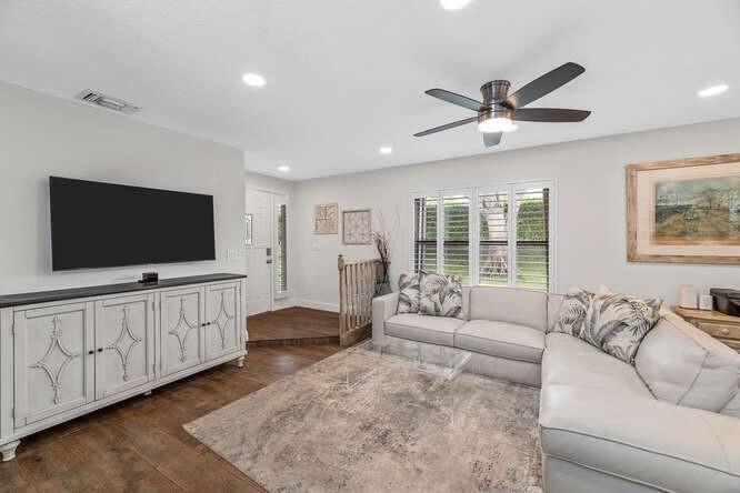 HANOVER EAST OF WELLINGTON - Residential