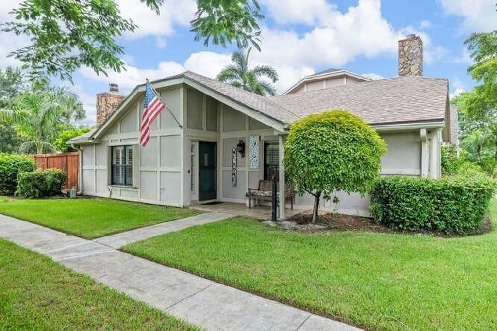 Photo of 1960 Derby Trail, Wellington, FL 33414 (MLS # B26033121)