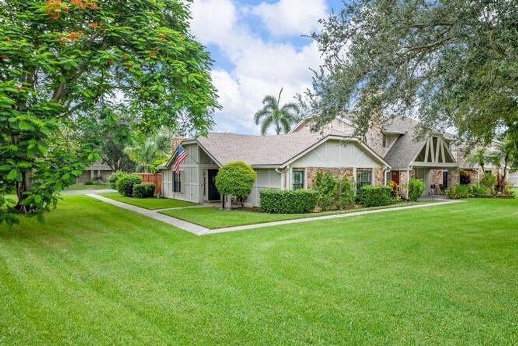 Photo of 1960 Derby Trail, Wellington, FL 33414 (MLS # B26033121)