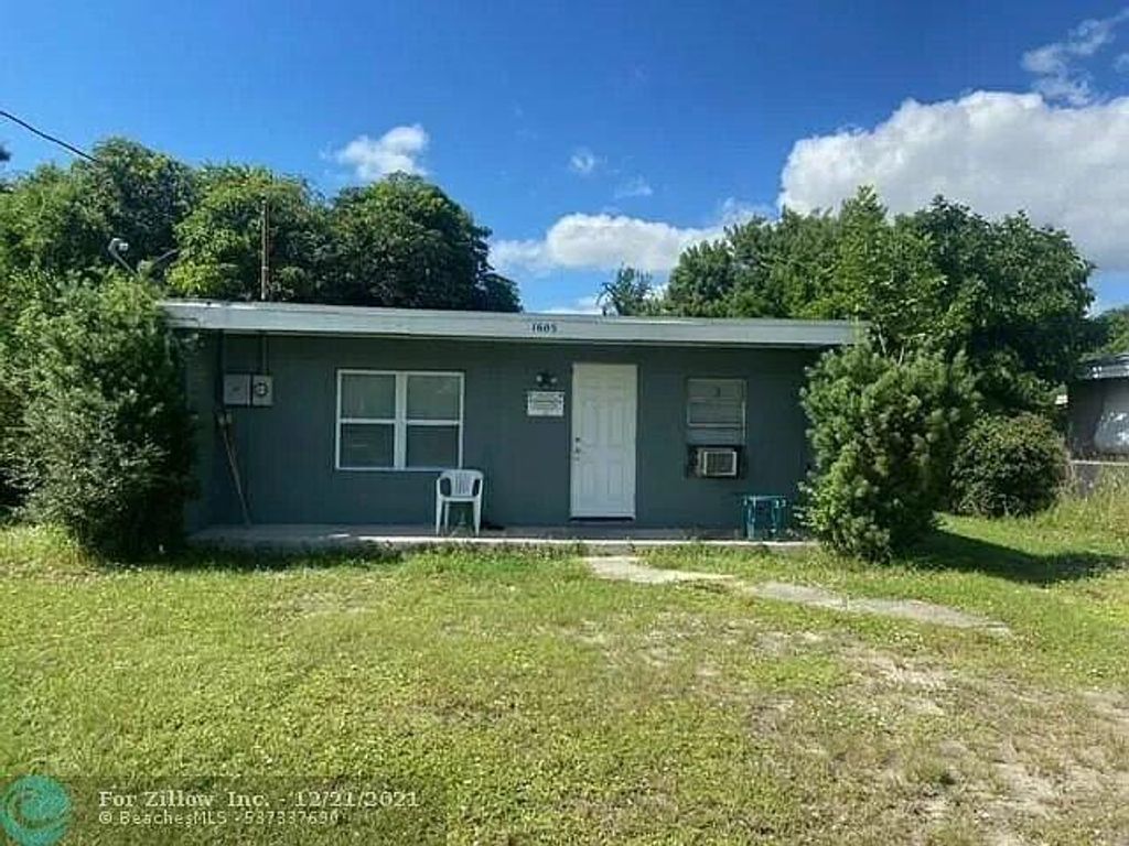 Photo of 1605 N 13th N Street, Fort Pierce, FL 34950 (MLS # R10782275)