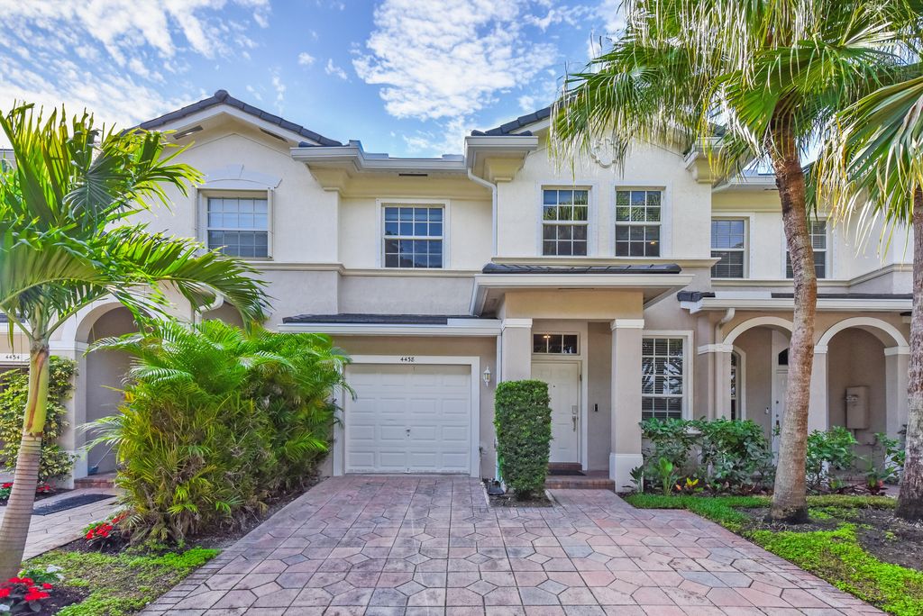 Photo of 4438 Regal Court, Delray Beach, FL 33445 (MLS # R11057713)