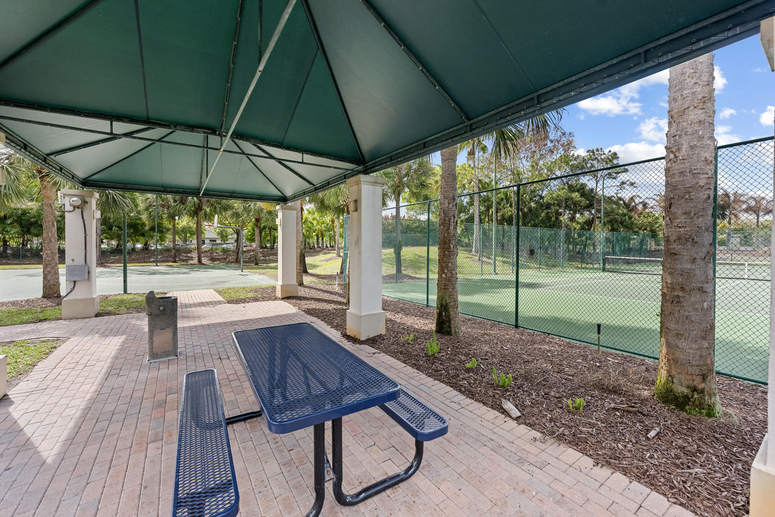 HAMMOCK CREEK - Residential