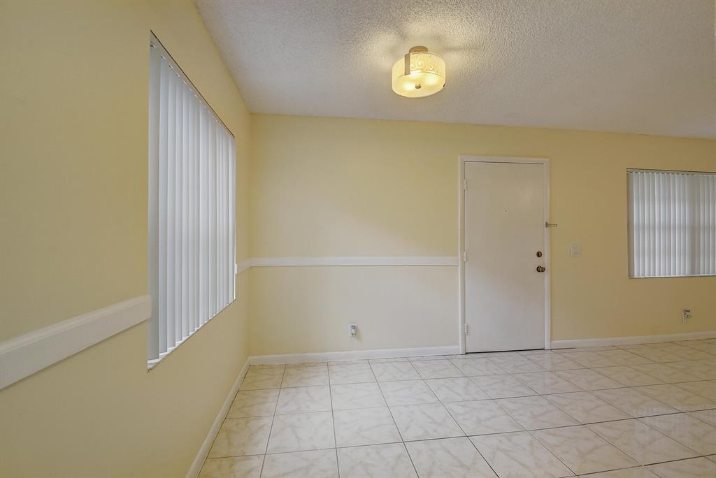 KINGS POINT BURGUNDY COND - Residential Lease