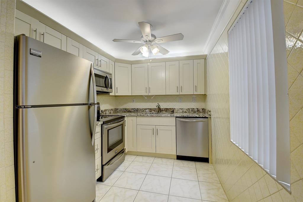 KINGS POINT BURGUNDY COND - Residential Lease