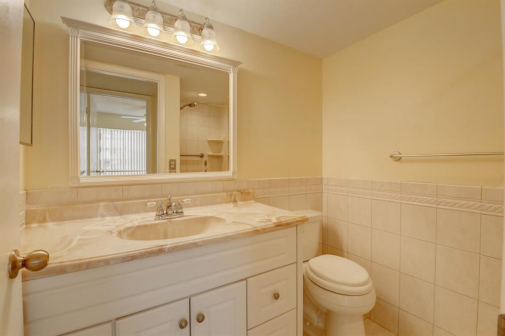 KINGS POINT BURGUNDY COND - Residential Lease