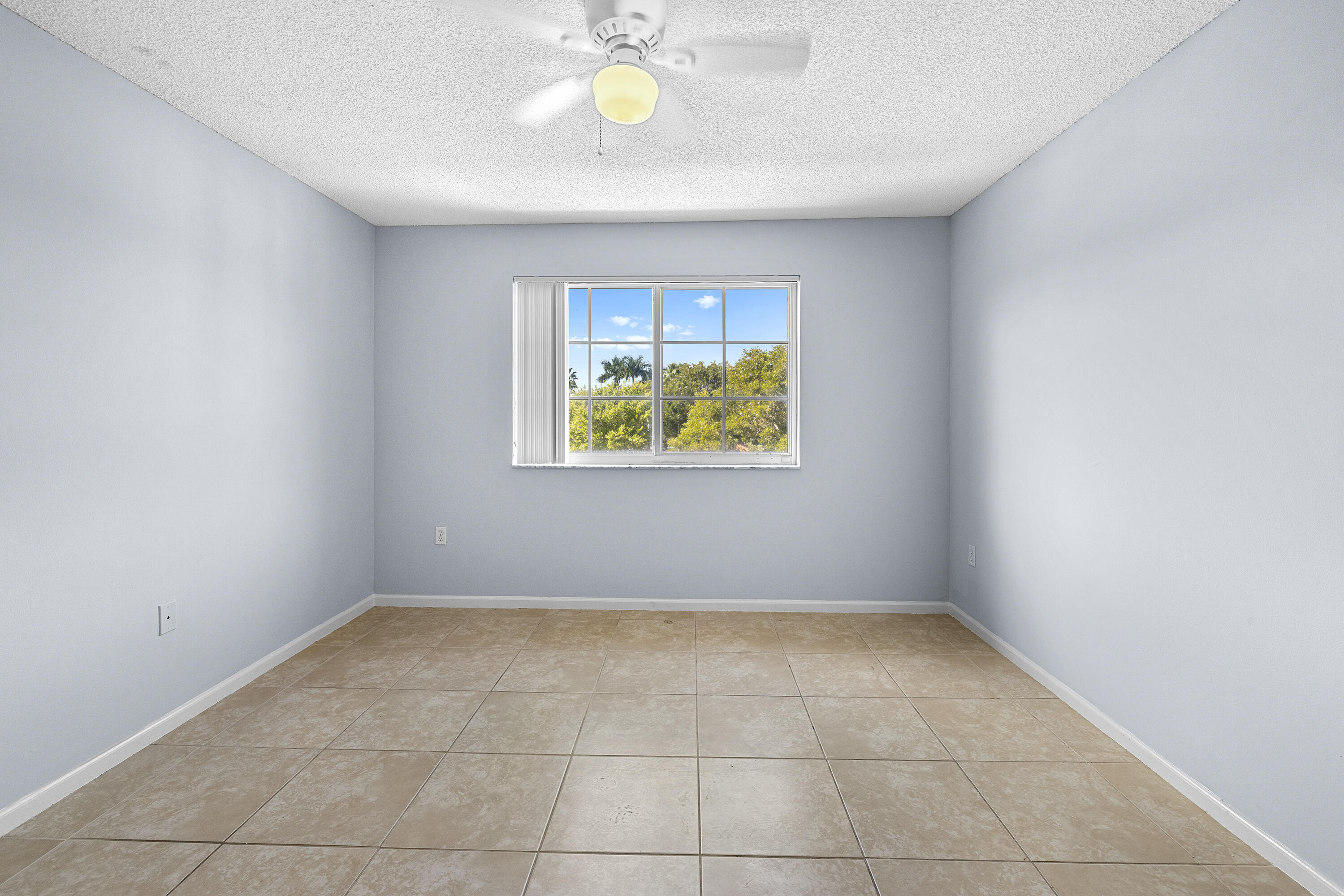 ST ANDREWS AT BOYNTON BEACH CONDO - Residential Lease