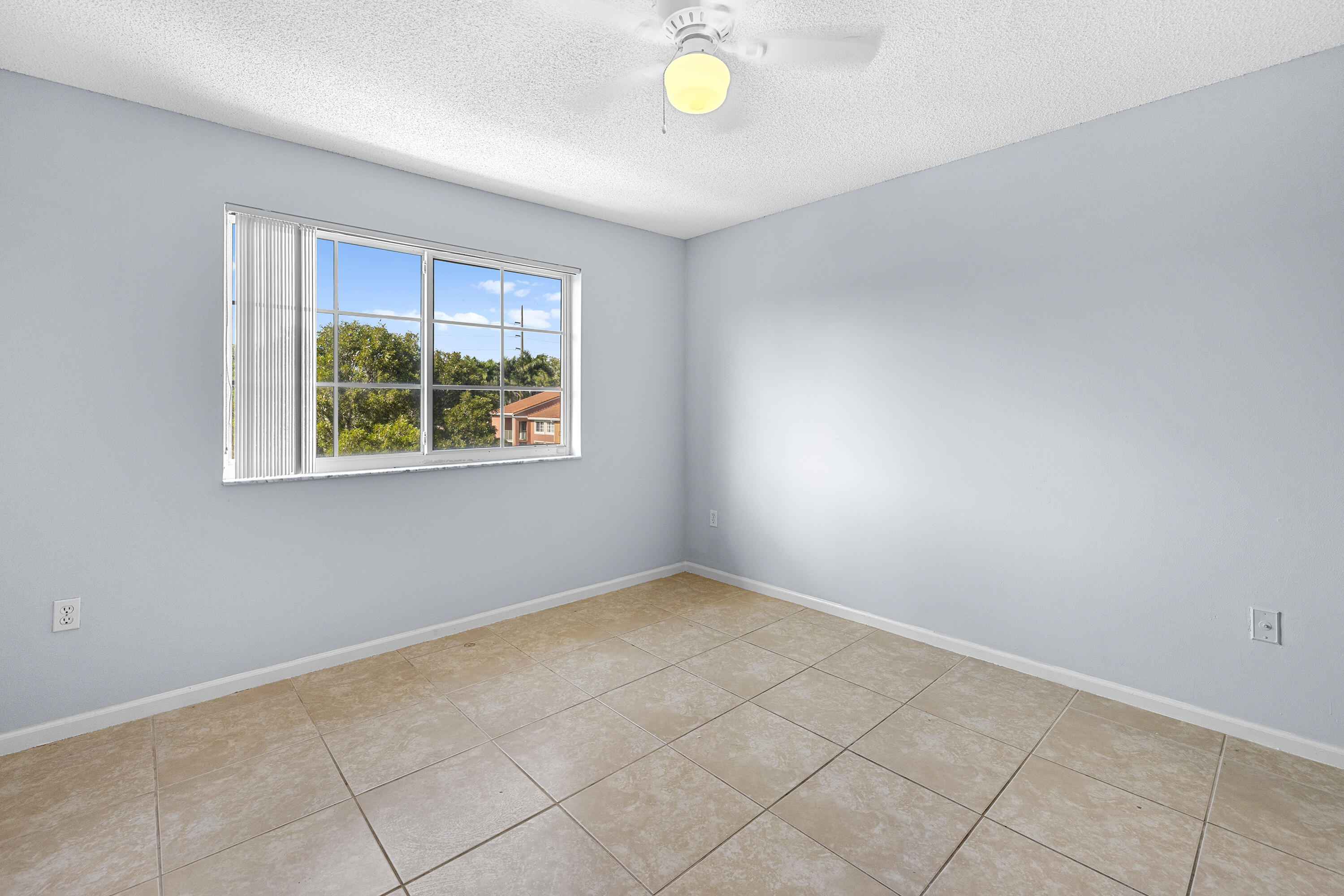 ST ANDREWS AT BOYNTON BEACH CONDO - Residential Lease
