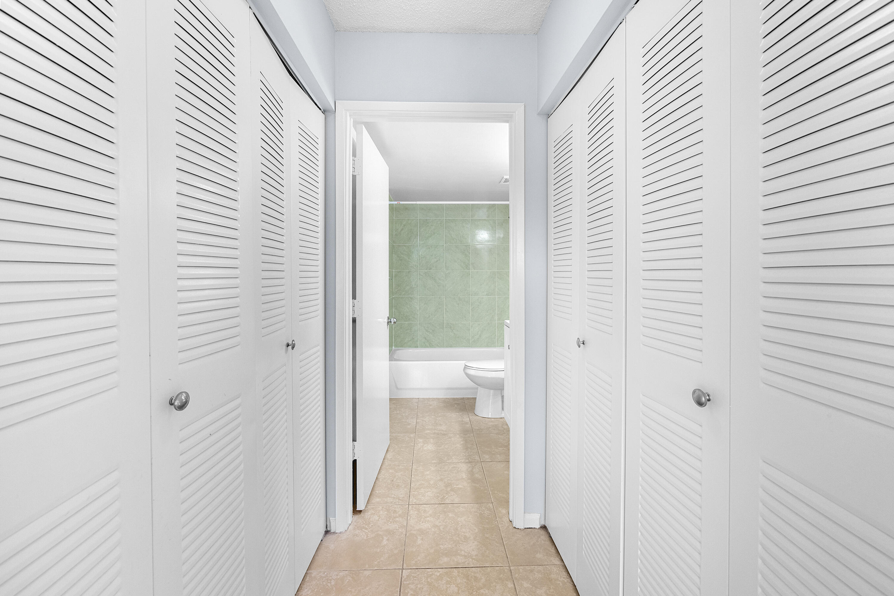 ST ANDREWS AT BOYNTON BEACH CONDO - Residential Lease