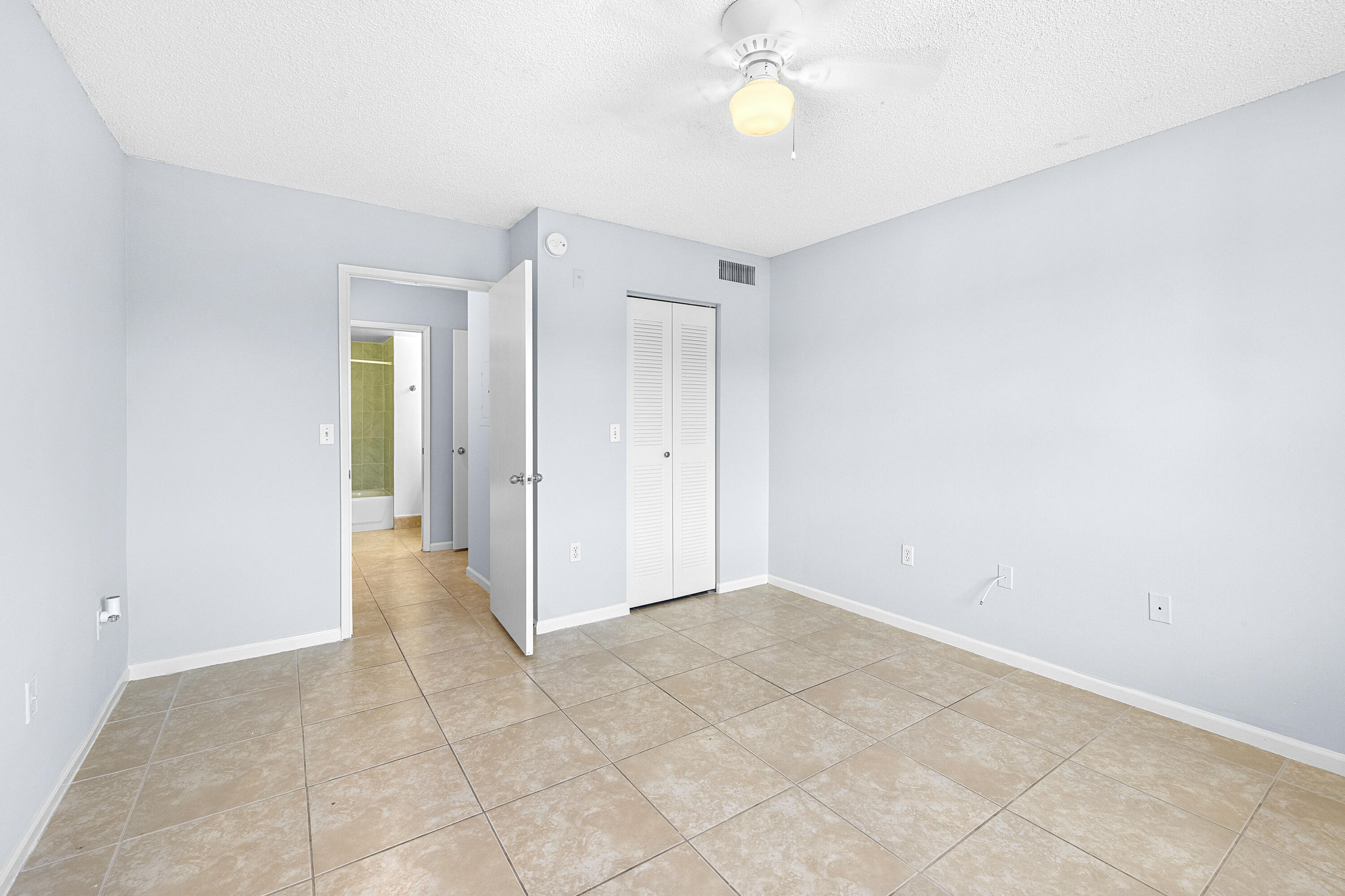 ST ANDREWS AT BOYNTON BEACH CONDO - Residential Lease