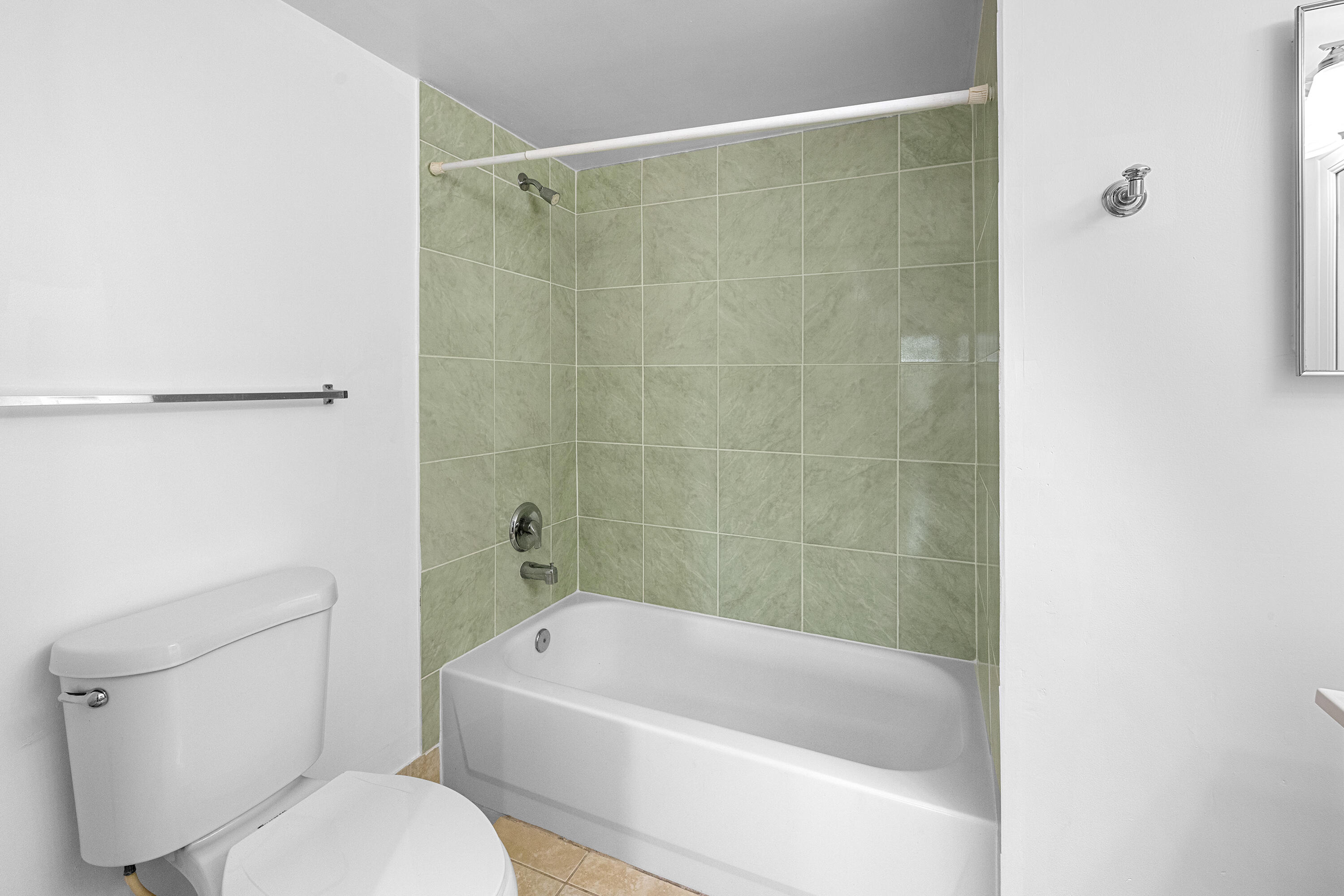 ST ANDREWS AT BOYNTON BEACH CONDO - Residential Lease