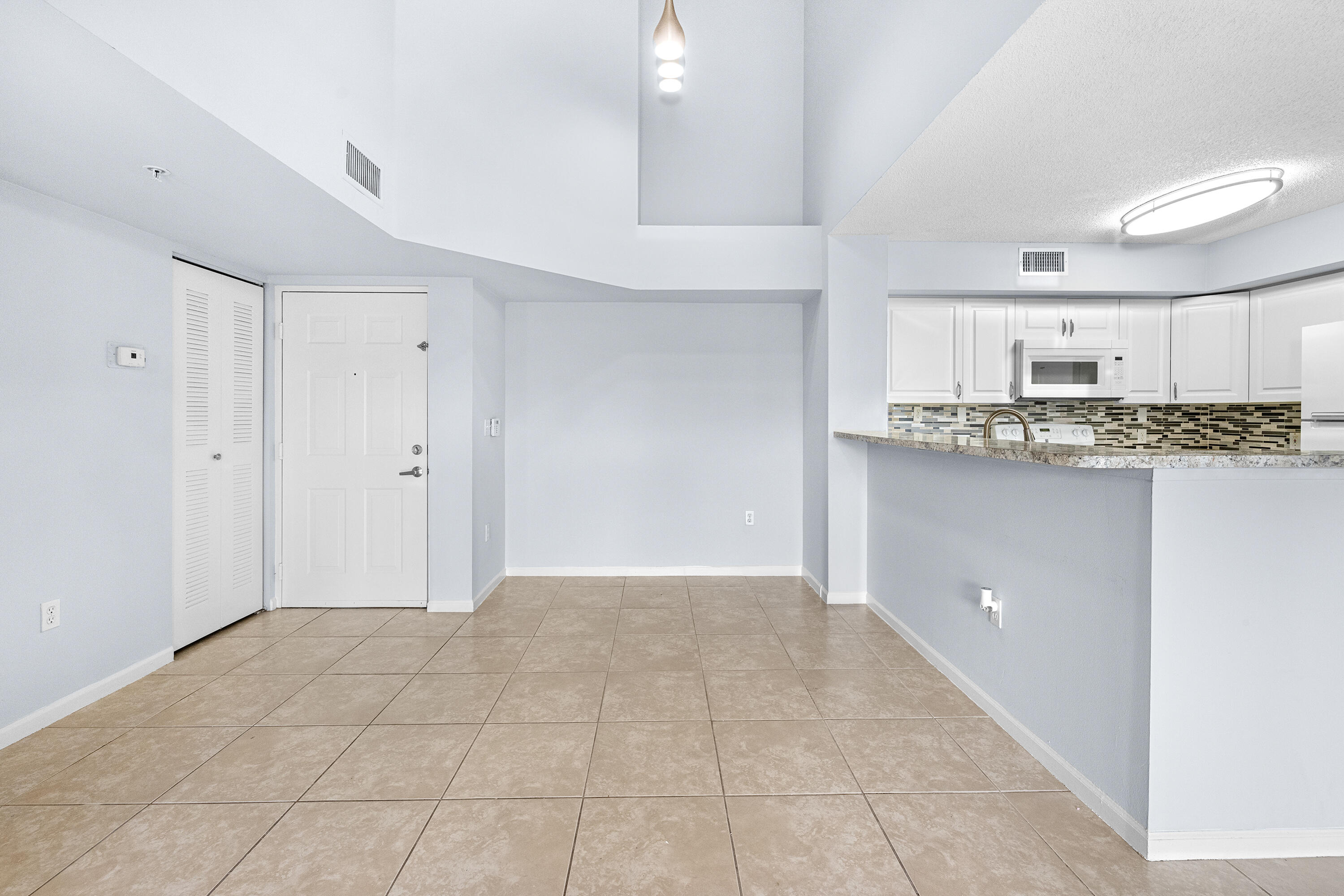 ST ANDREWS AT BOYNTON BEACH CONDO - Residential Lease