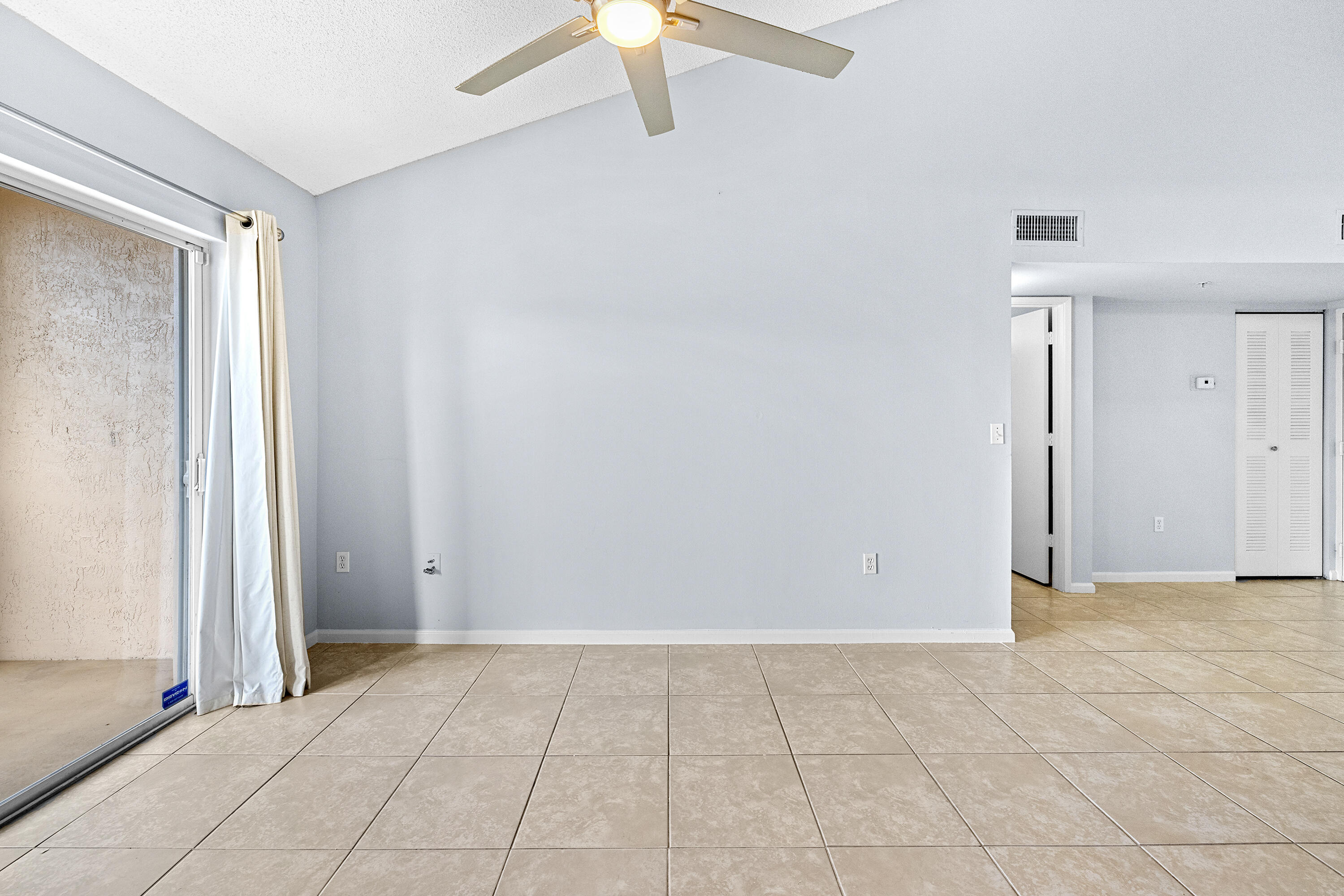 ST ANDREWS AT BOYNTON BEACH CONDO - Residential Lease