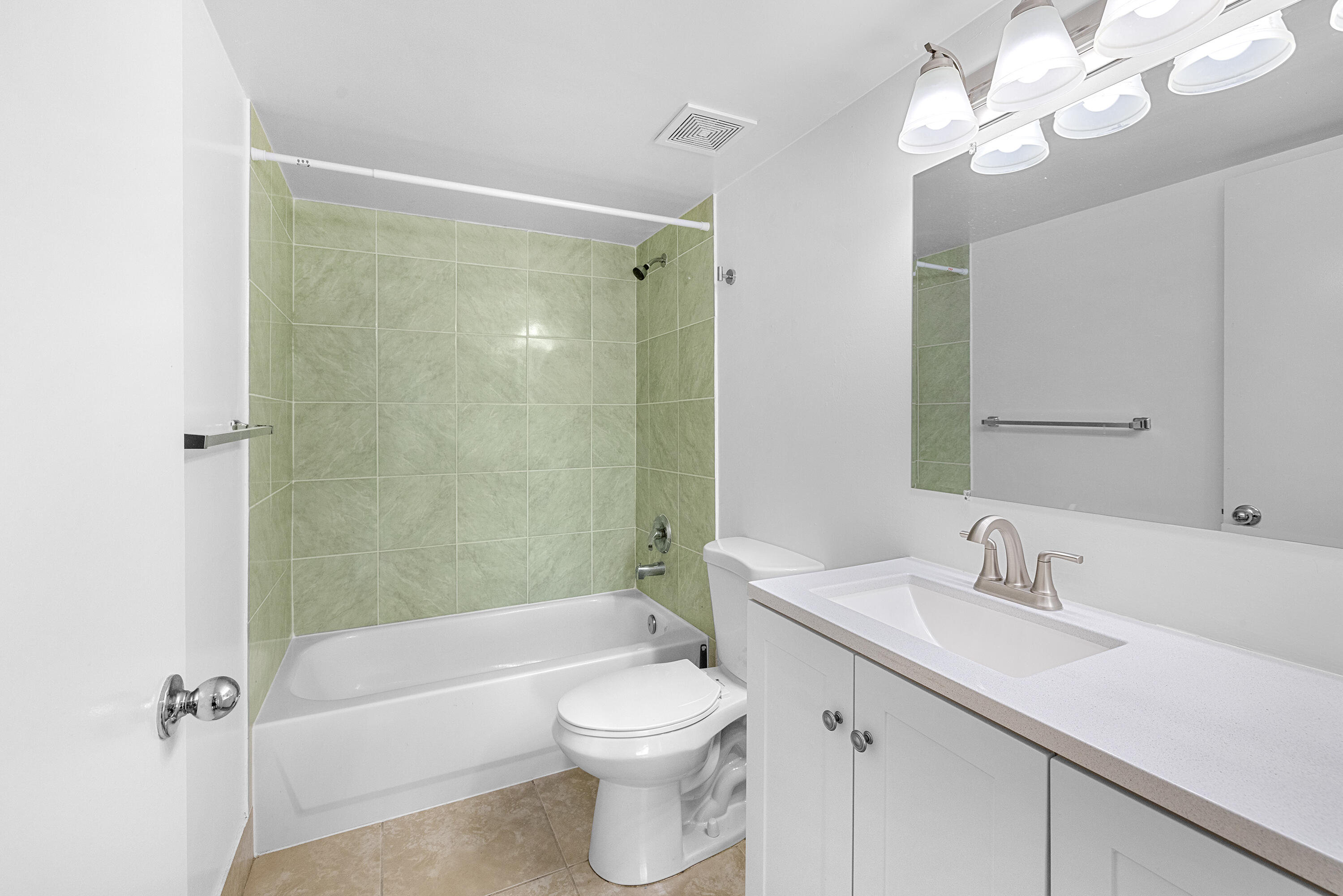 ST ANDREWS AT BOYNTON BEACH CONDO - Residential Lease