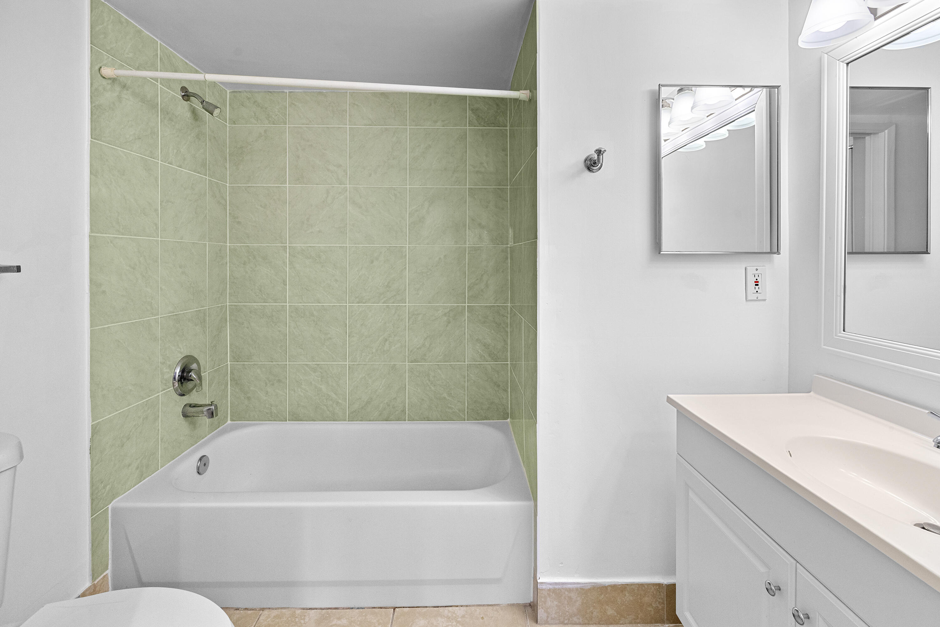 ST ANDREWS AT BOYNTON BEACH CONDO - Residential Lease