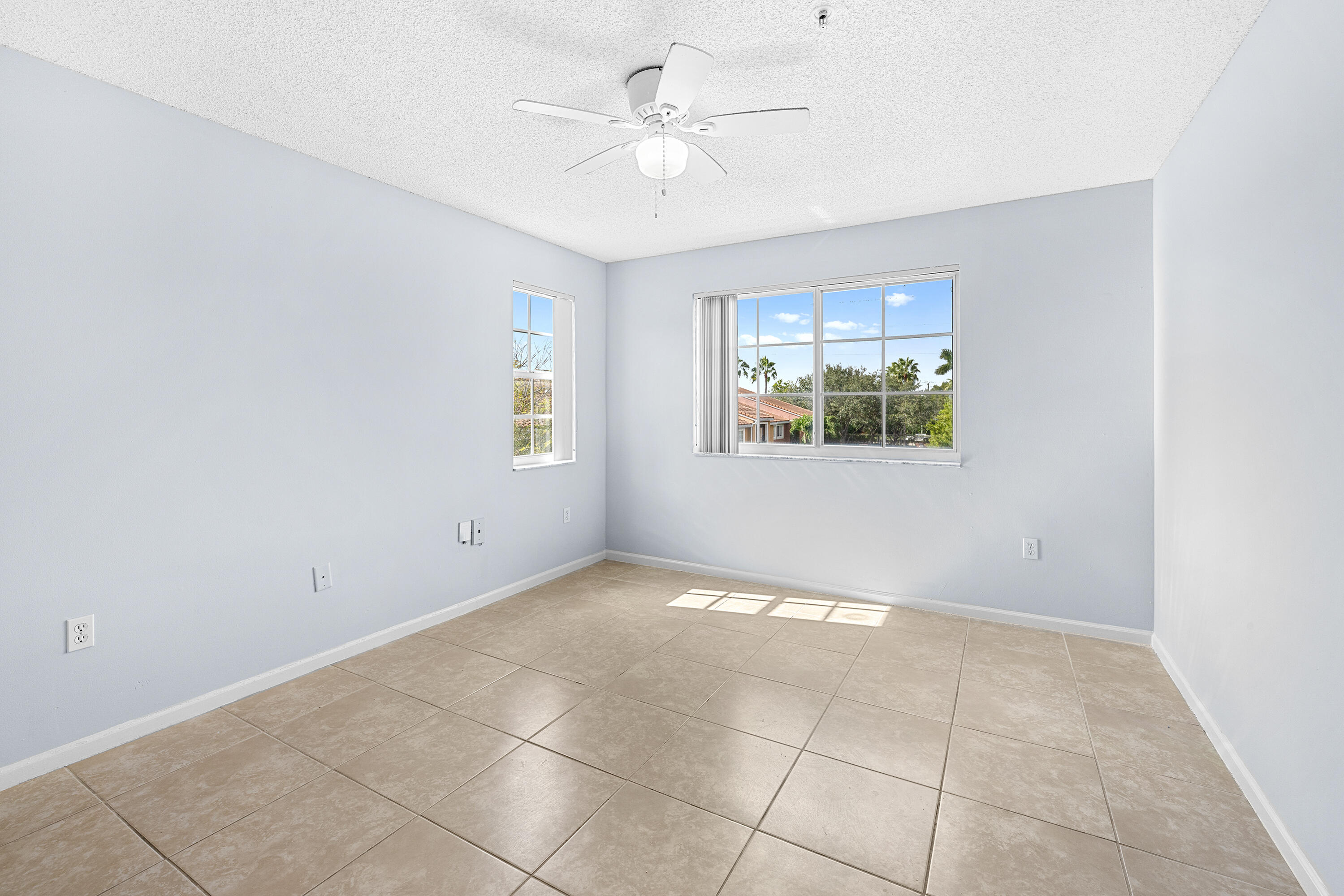 ST ANDREWS AT BOYNTON BEACH CONDO - Residential Lease