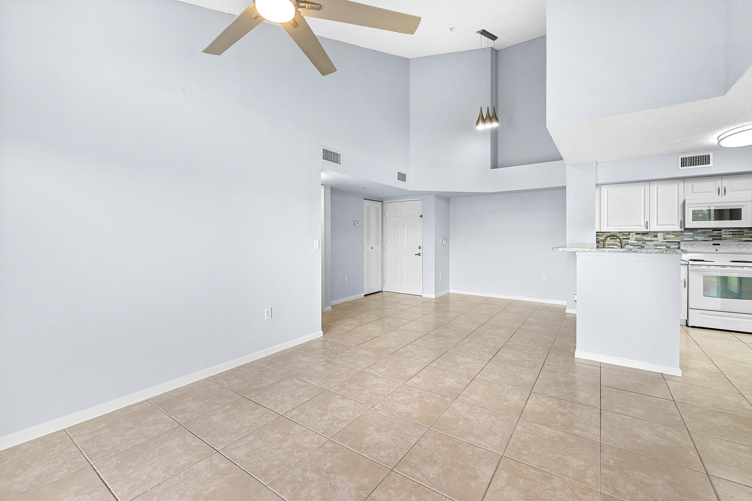 ST ANDREWS AT BOYNTON BEACH CONDO - Residential Lease