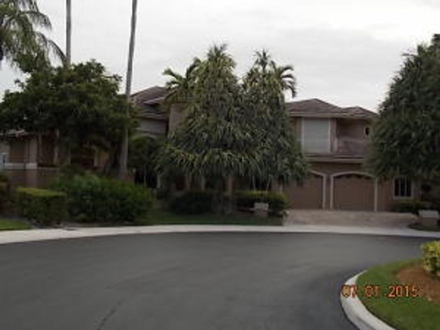 This house is a great opportunity to purchase and estate home in the popular IBIS Golf and Country Club - Direct golf course views, private location.  Ready for you to renovate to your own style.