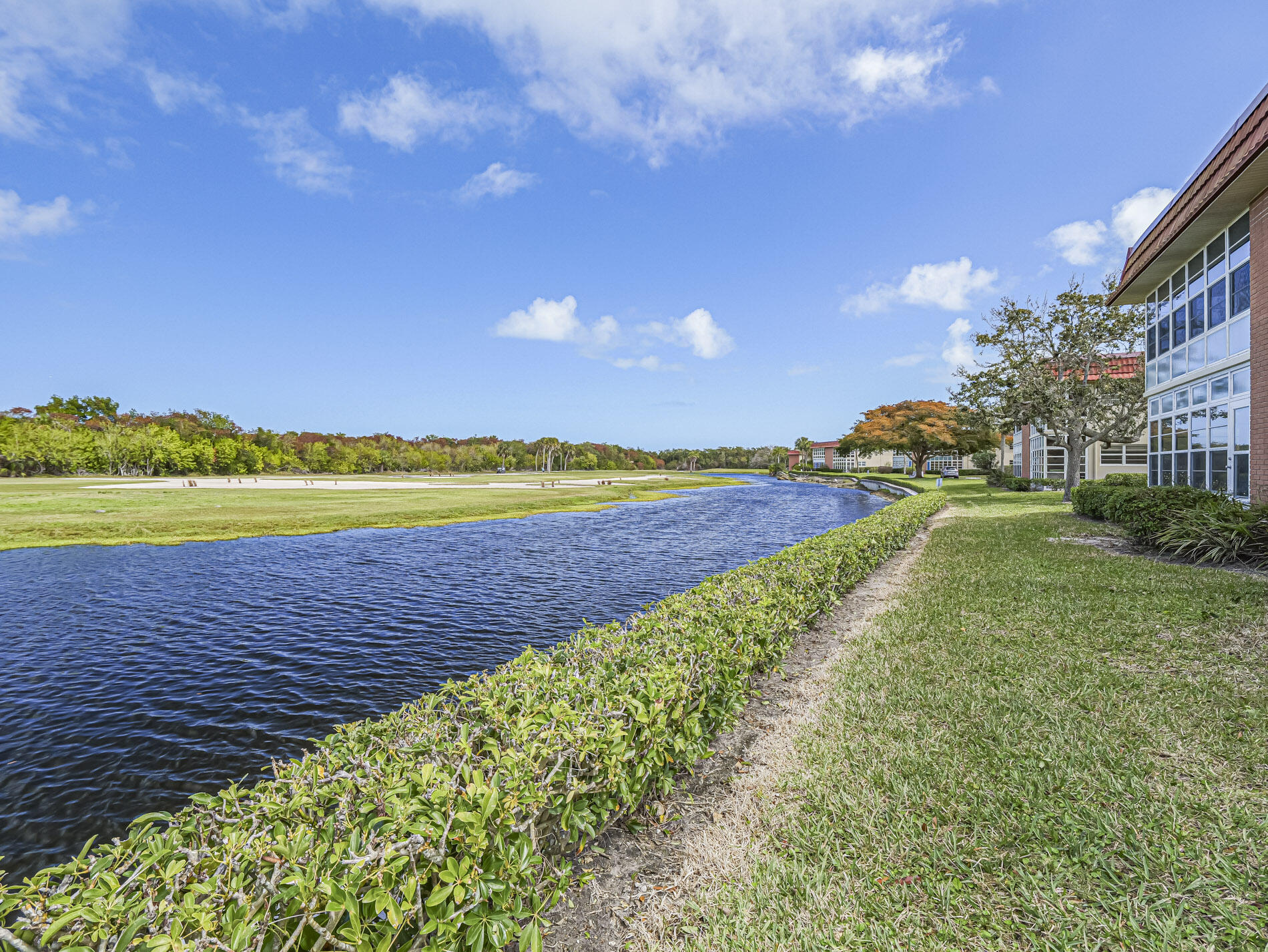 VISTA ROYALE PHASE IV BLDGS 83-111 - Residential Lease