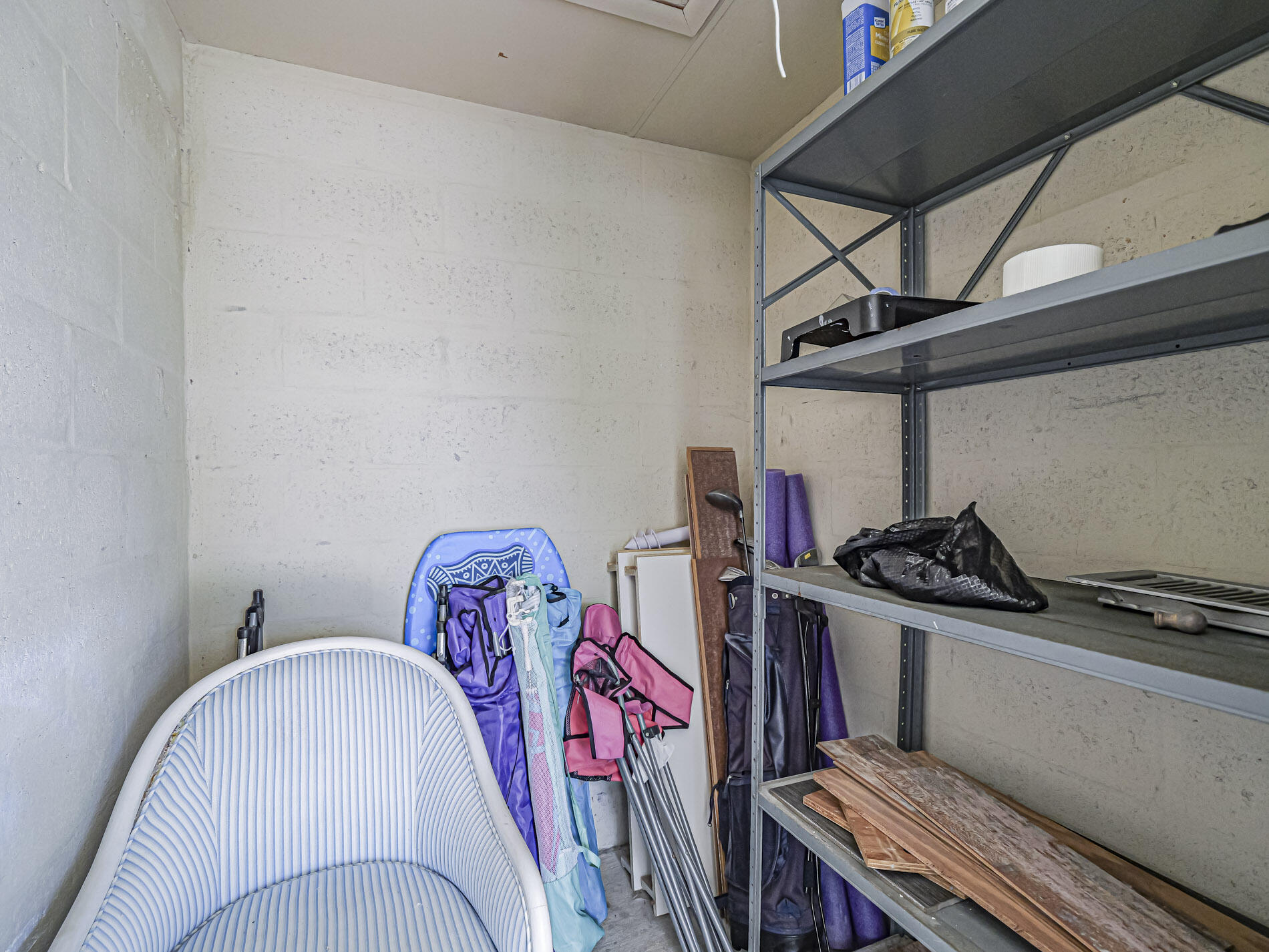 VISTA ROYALE PHASE IV BLDGS 83-111 - Residential Lease