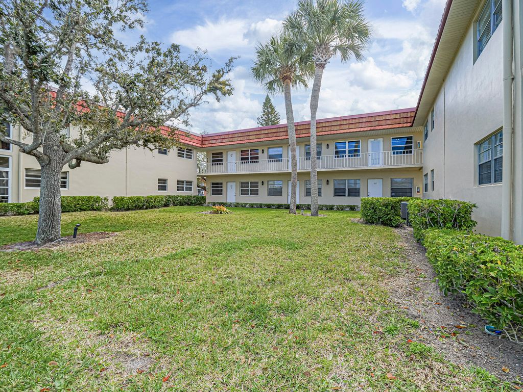 Photo of 74 Royal Oak Court #205, Vero Beach, FL 32962 (MLS # R11168965)