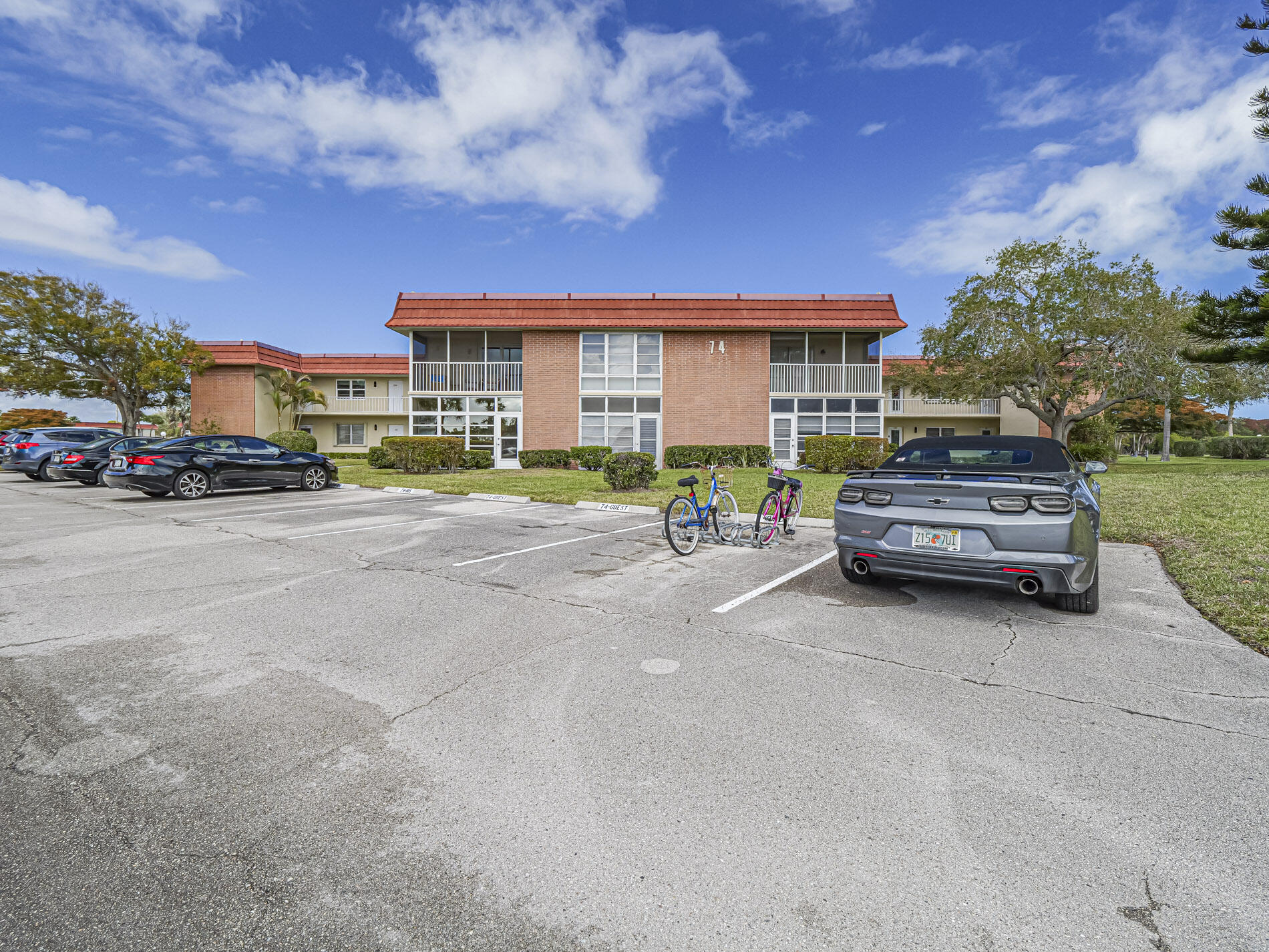 VISTA ROYALE PHASE IV BLDGS 83-111 - Residential Lease