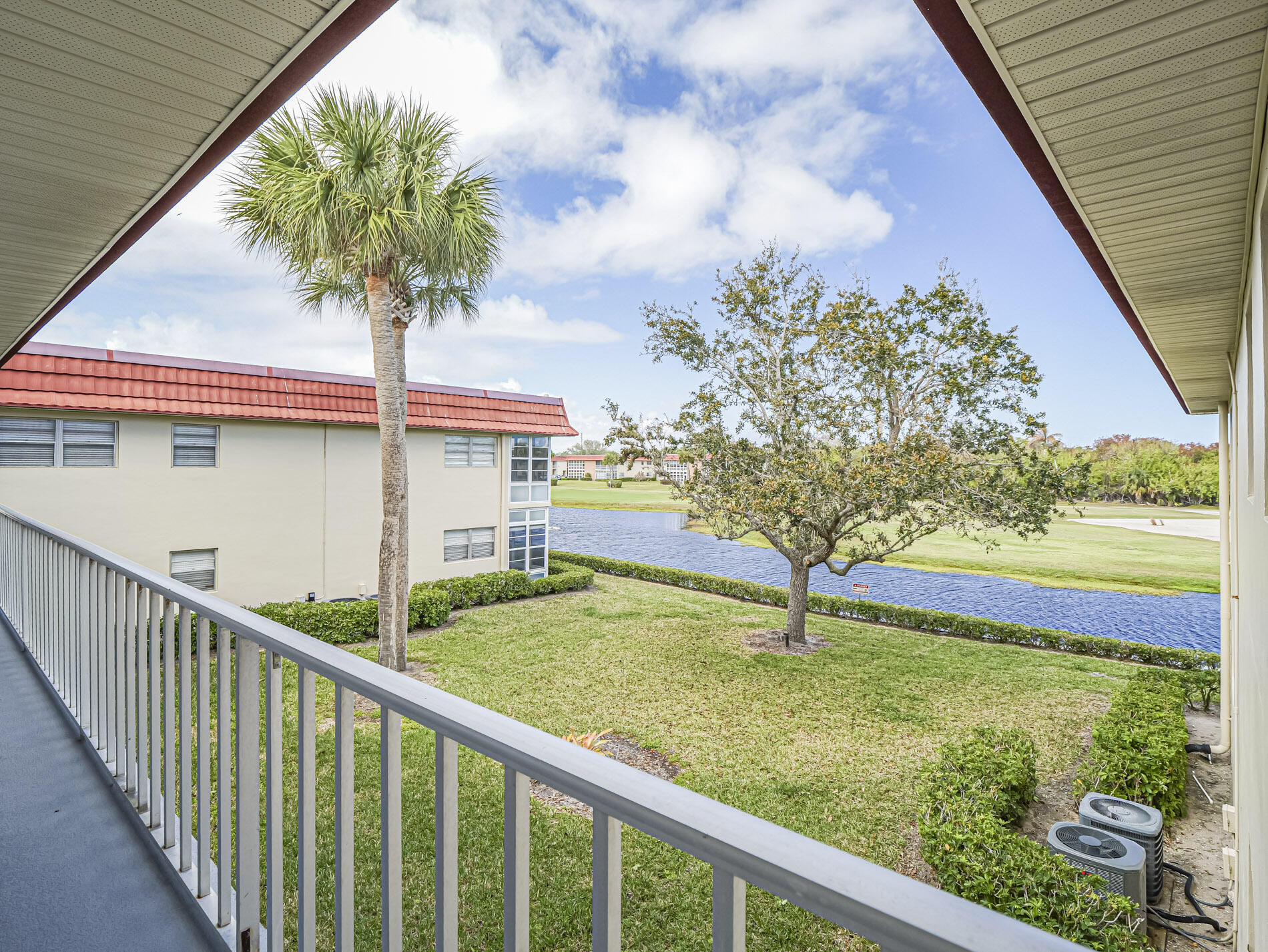 VISTA ROYALE PHASE IV BLDGS 83-111 - Residential Lease