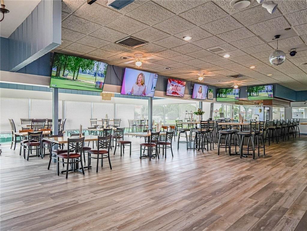 VISTA ROYALE PHASE IV BLDGS 83-111 - Residential Lease