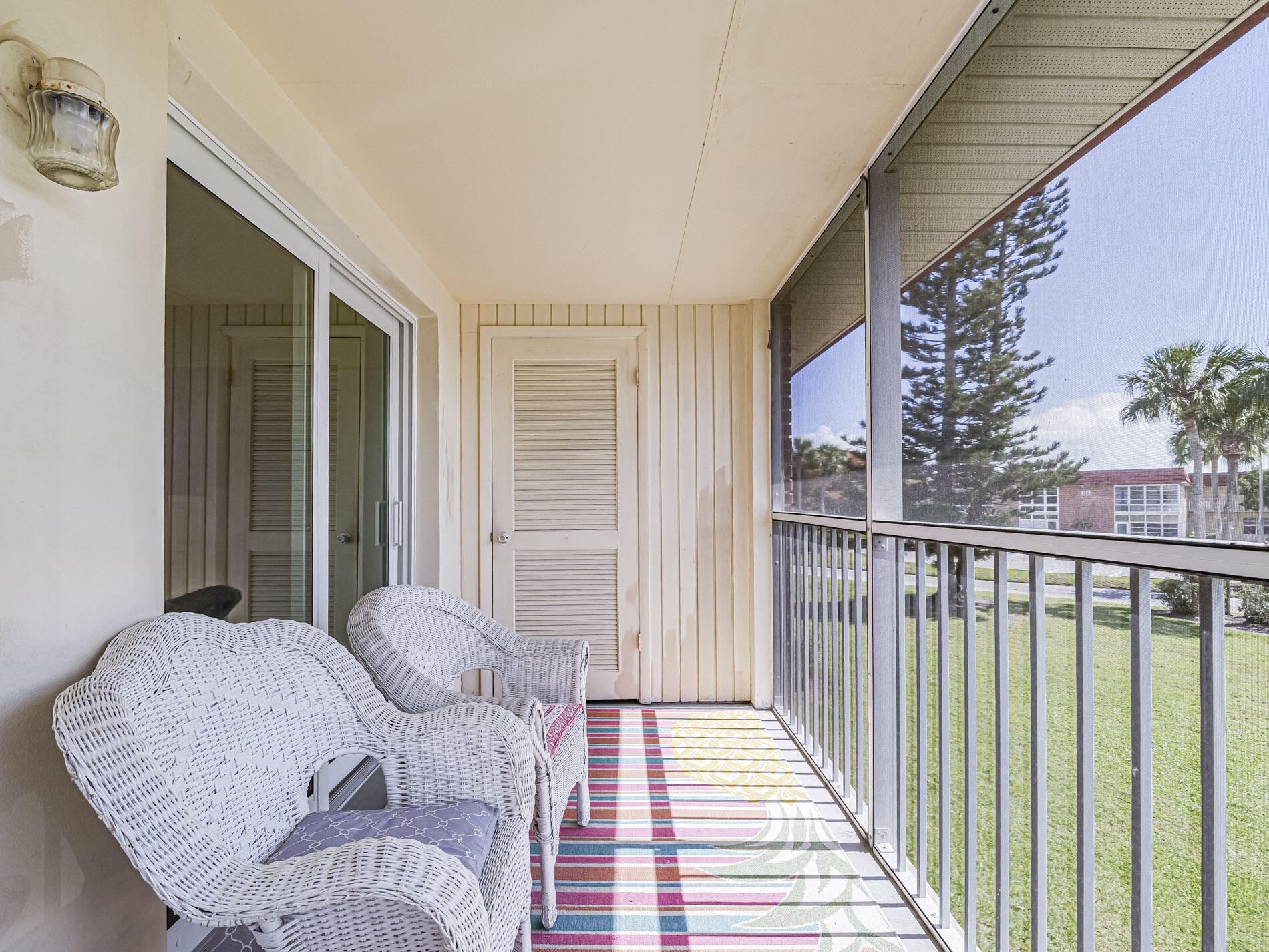 VISTA ROYALE PHASE IV BLDGS 83-111 - Residential Lease