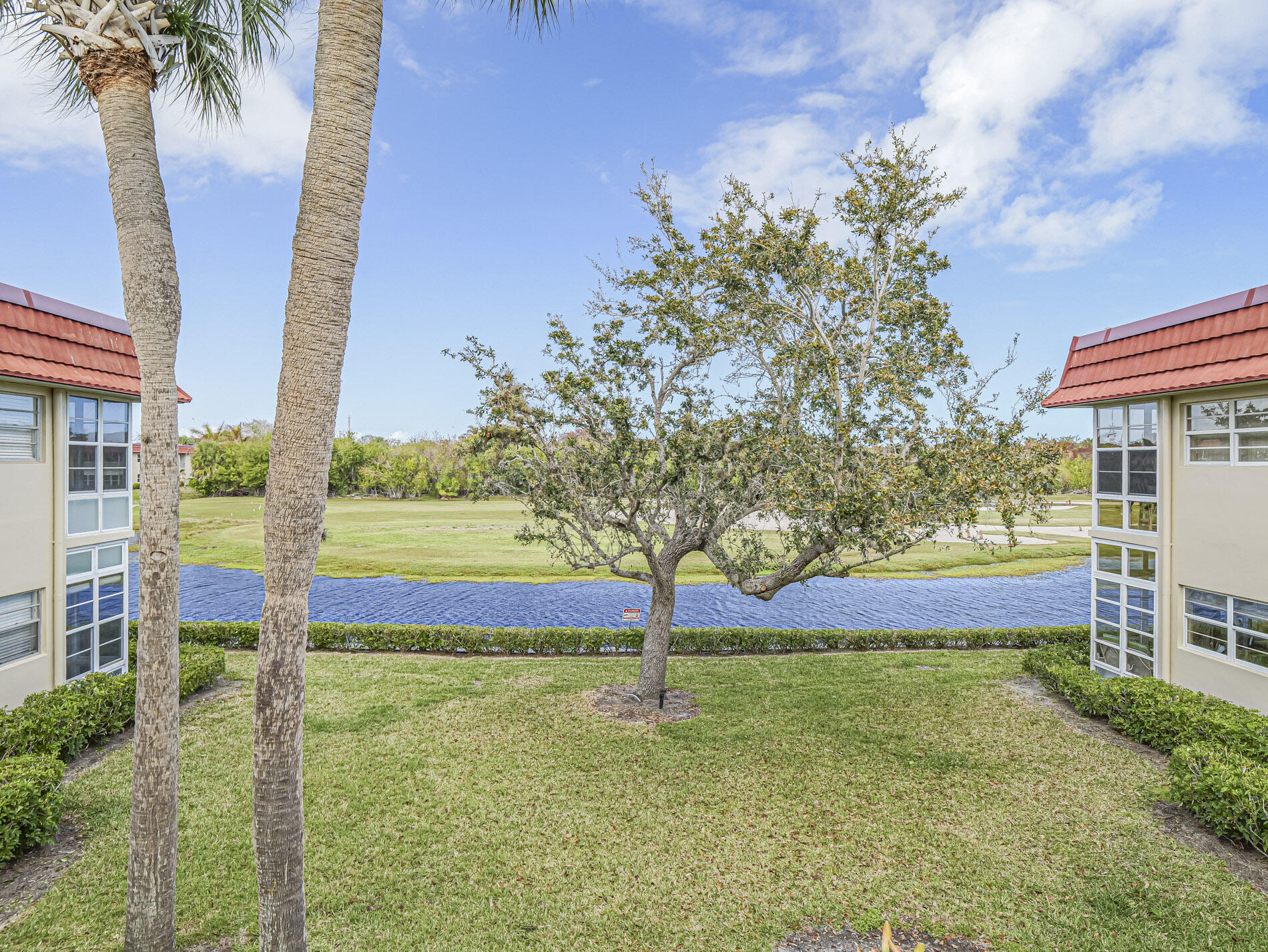 VISTA ROYALE PHASE IV BLDGS 83-111 - Residential Lease