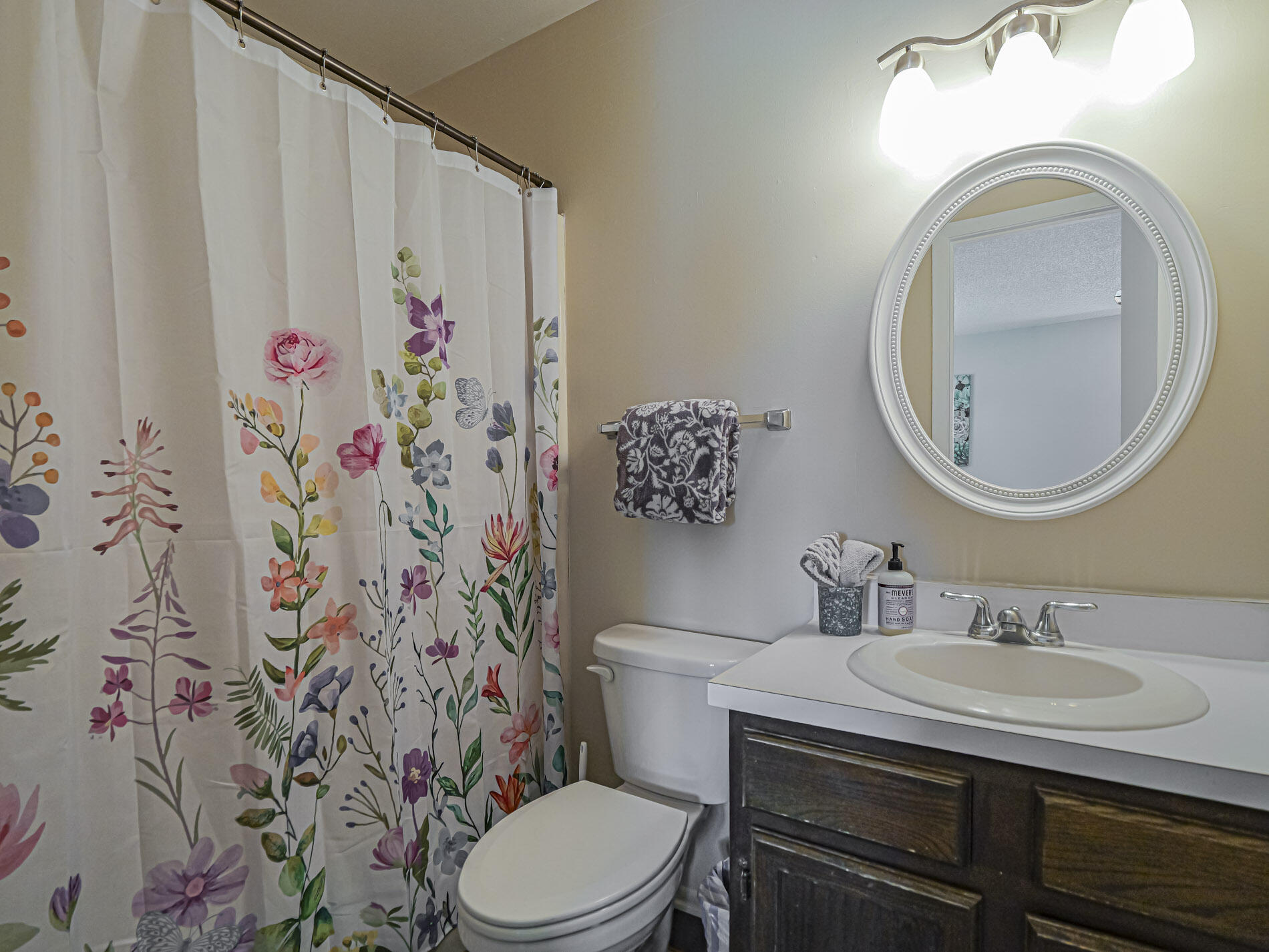 VISTA ROYALE PHASE IV BLDGS 83-111 - Residential Lease