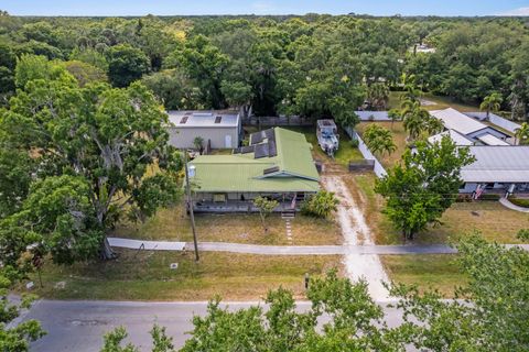 A home in Okeechobee