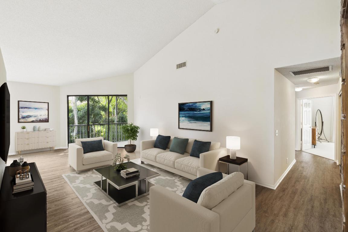 COACH HOUSES OF TOWN PLACE II CONDO - Residential