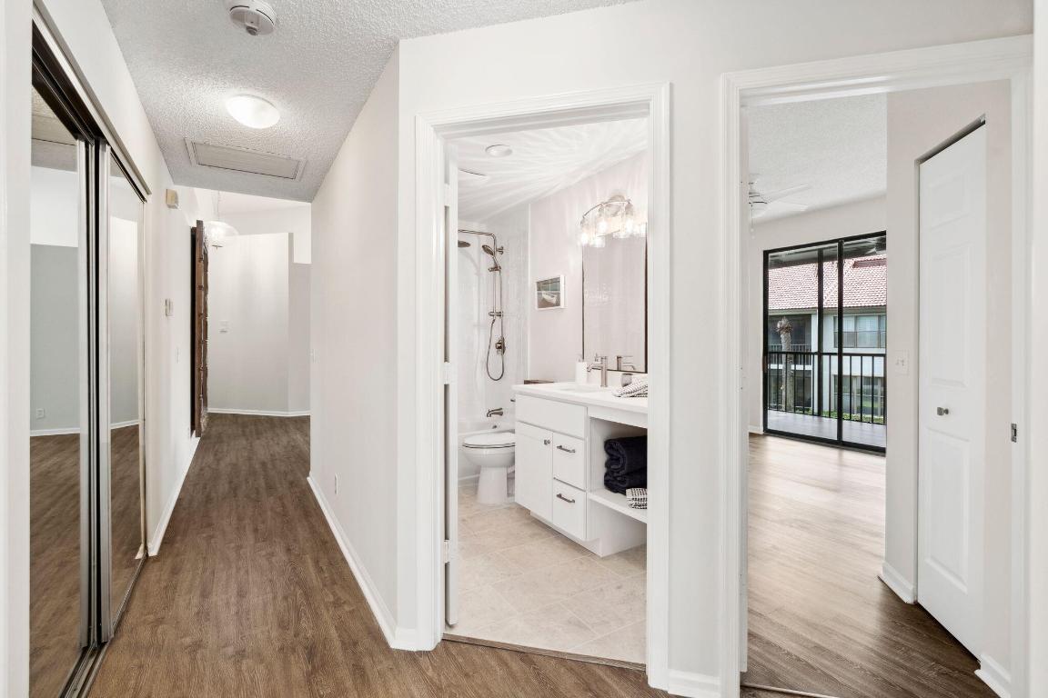 COACH HOUSES OF TOWN PLACE II CONDO - Residential