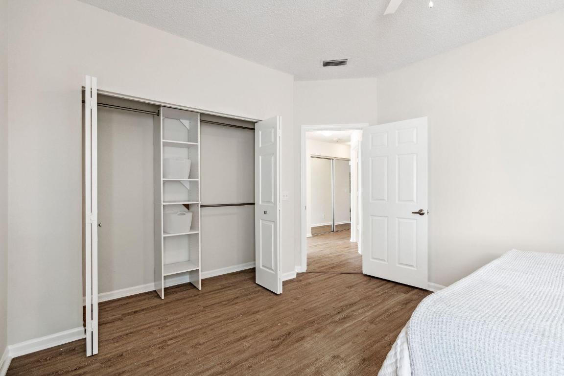 COACH HOUSES OF TOWN PLACE II CONDO - Residential