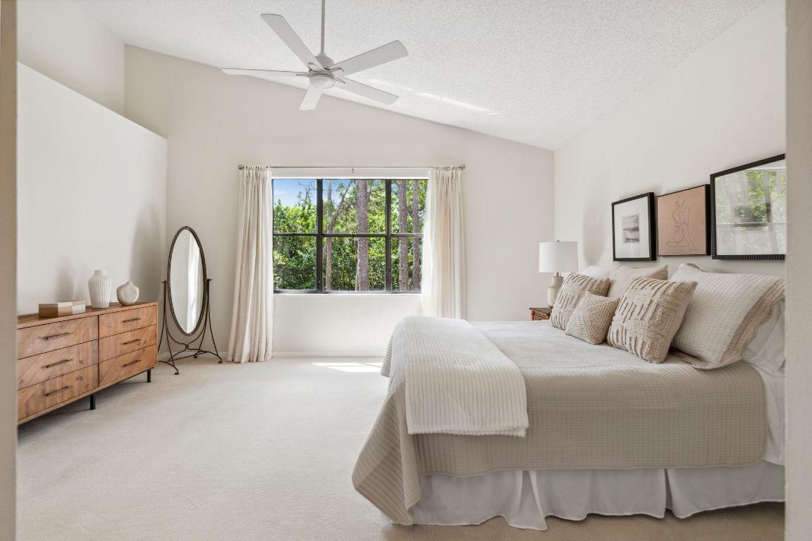 COACH HOUSES OF TOWN PLACE II CONDO - Residential