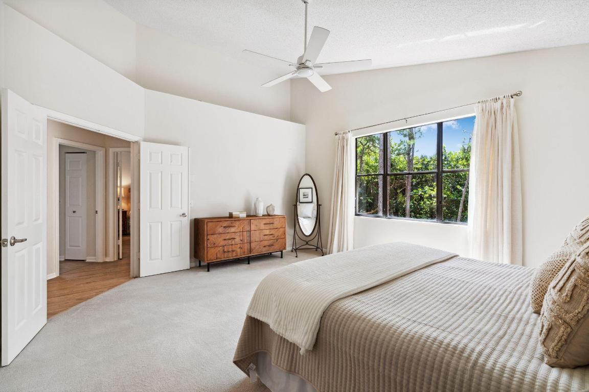 COACH HOUSES OF TOWN PLACE II CONDO - Residential