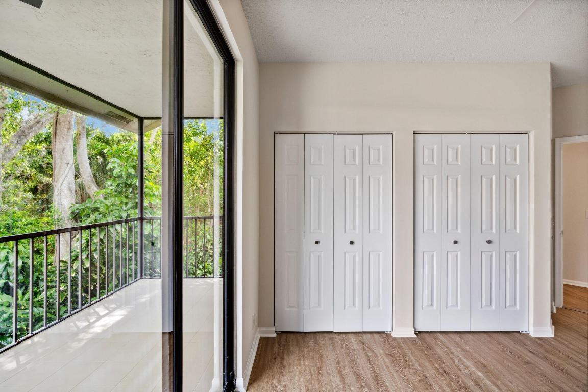 COACH HOUSES OF TOWN PLACE II CONDO - Residential