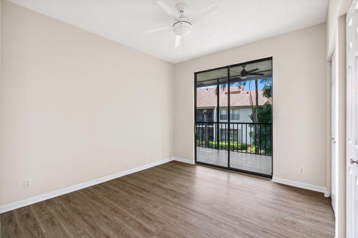 COACH HOUSES OF TOWN PLACE II CONDO - Residential