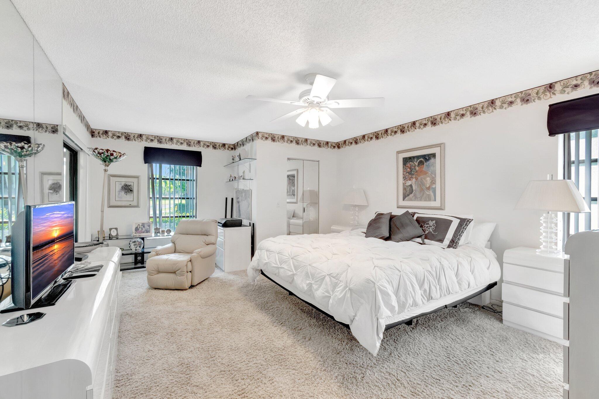 HUNTINGTON LAKES SEC FOUR CONDOS - Residential