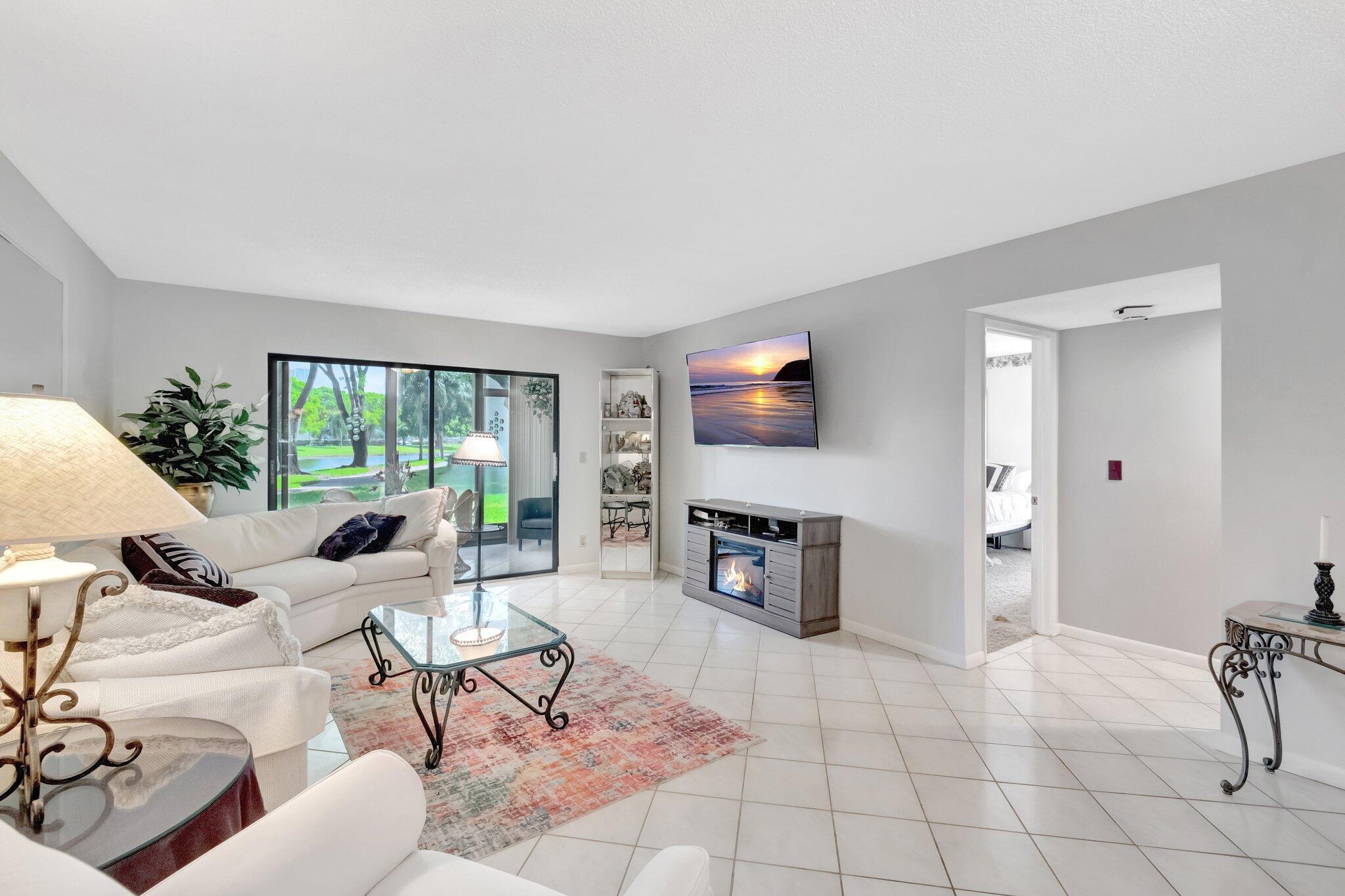 HUNTINGTON LAKES SEC FOUR CONDOS - Residential