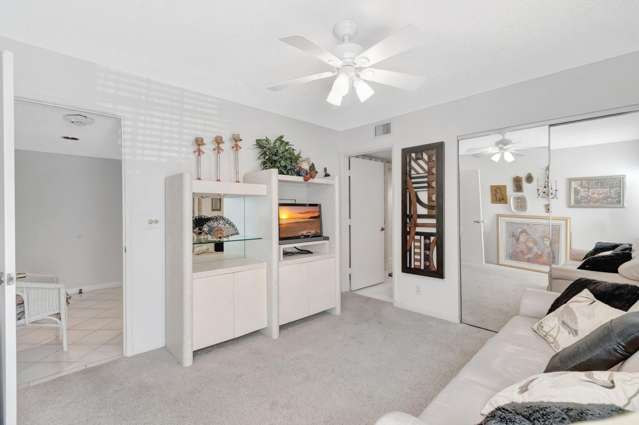 HUNTINGTON LAKES SEC FOUR CONDOS - Residential