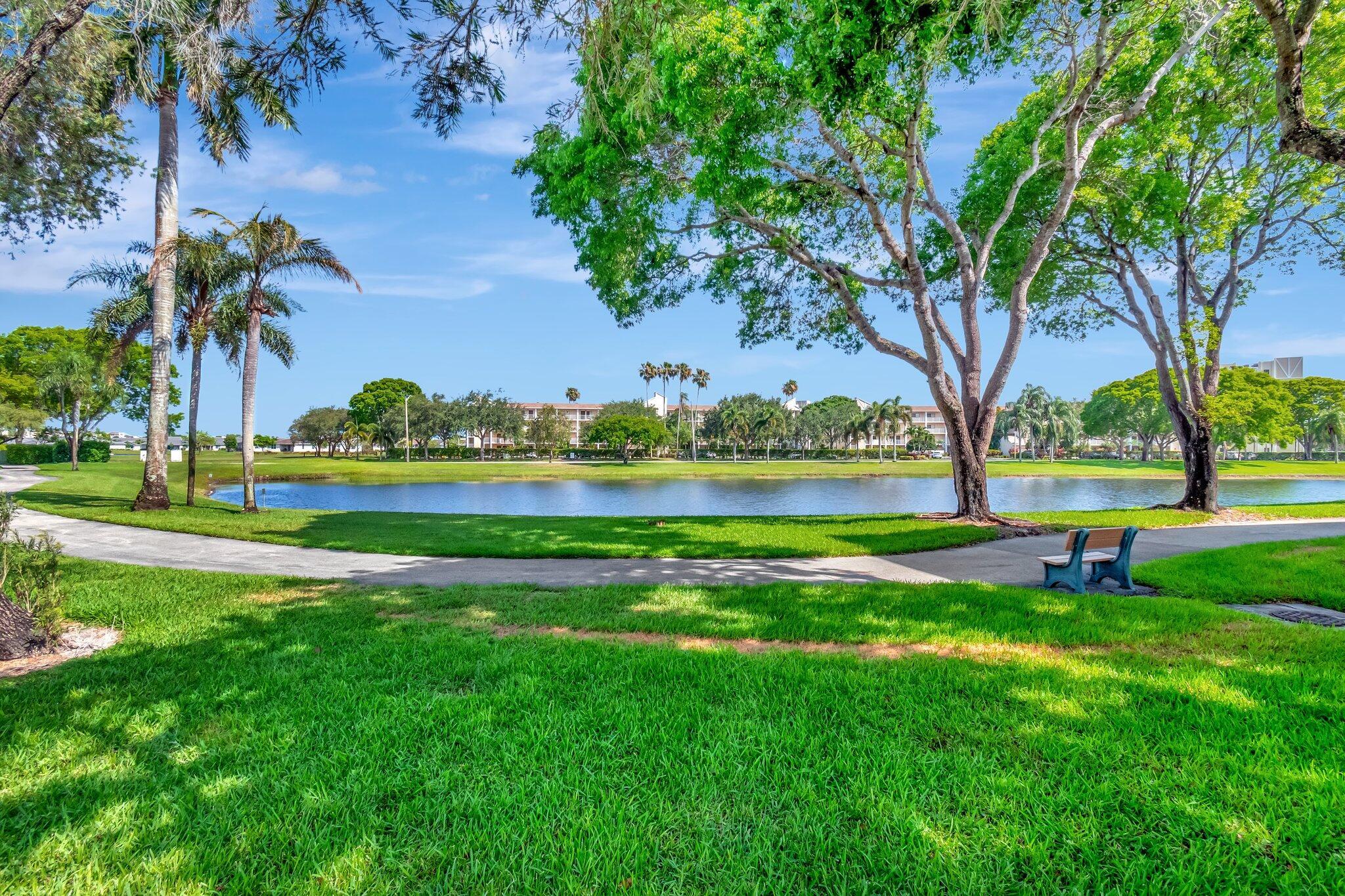 HUNTINGTON LAKES SEC FOUR CONDOS - Residential