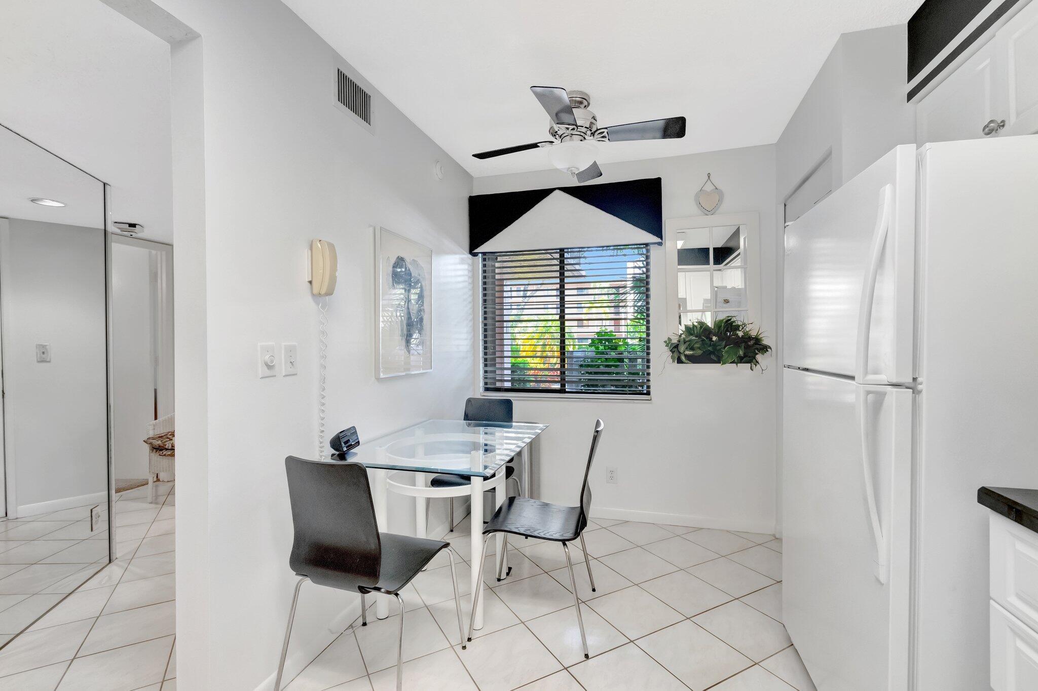 HUNTINGTON LAKES SEC FOUR CONDOS - Residential