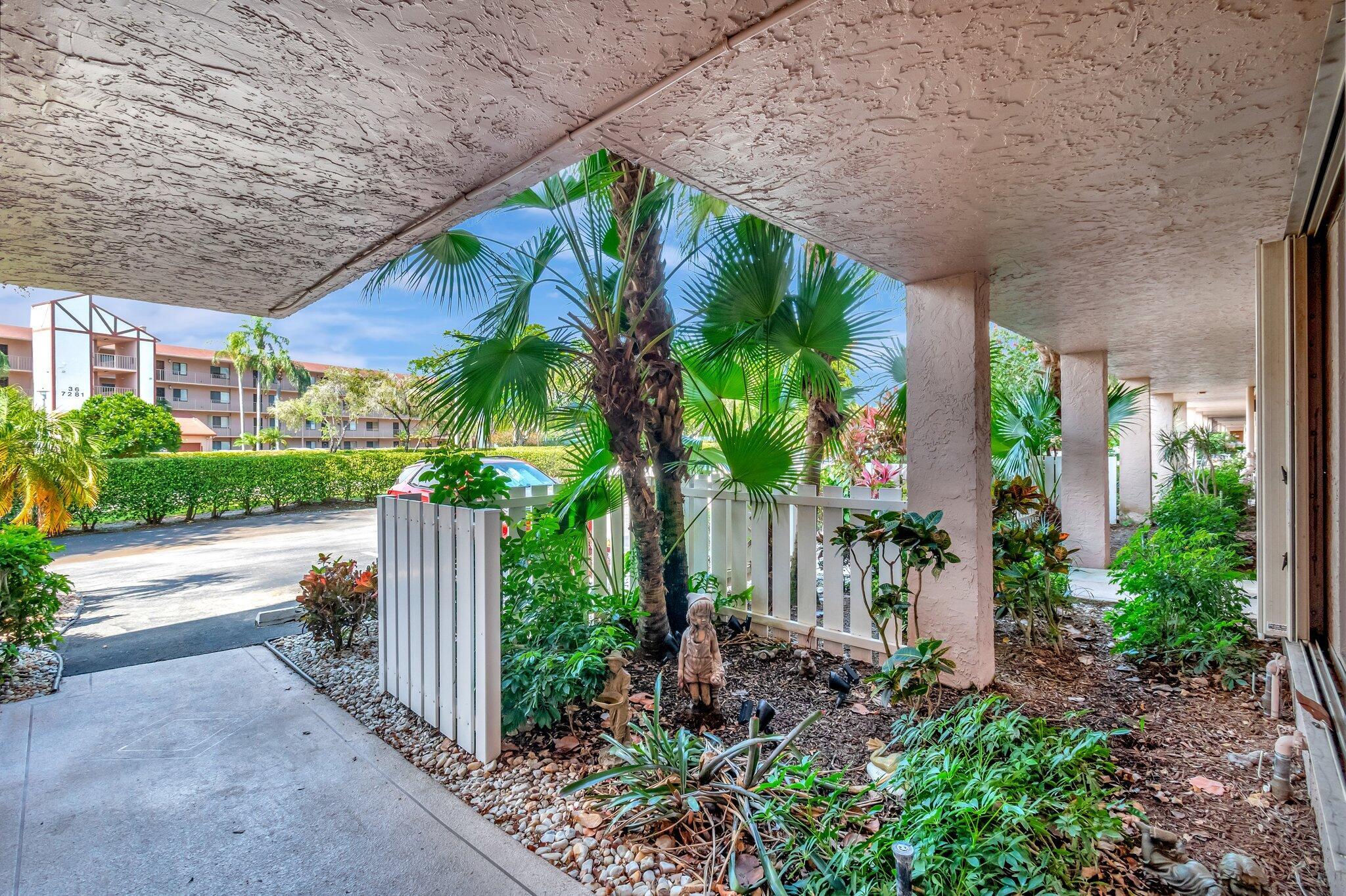 HUNTINGTON LAKES SEC FOUR CONDOS - Residential