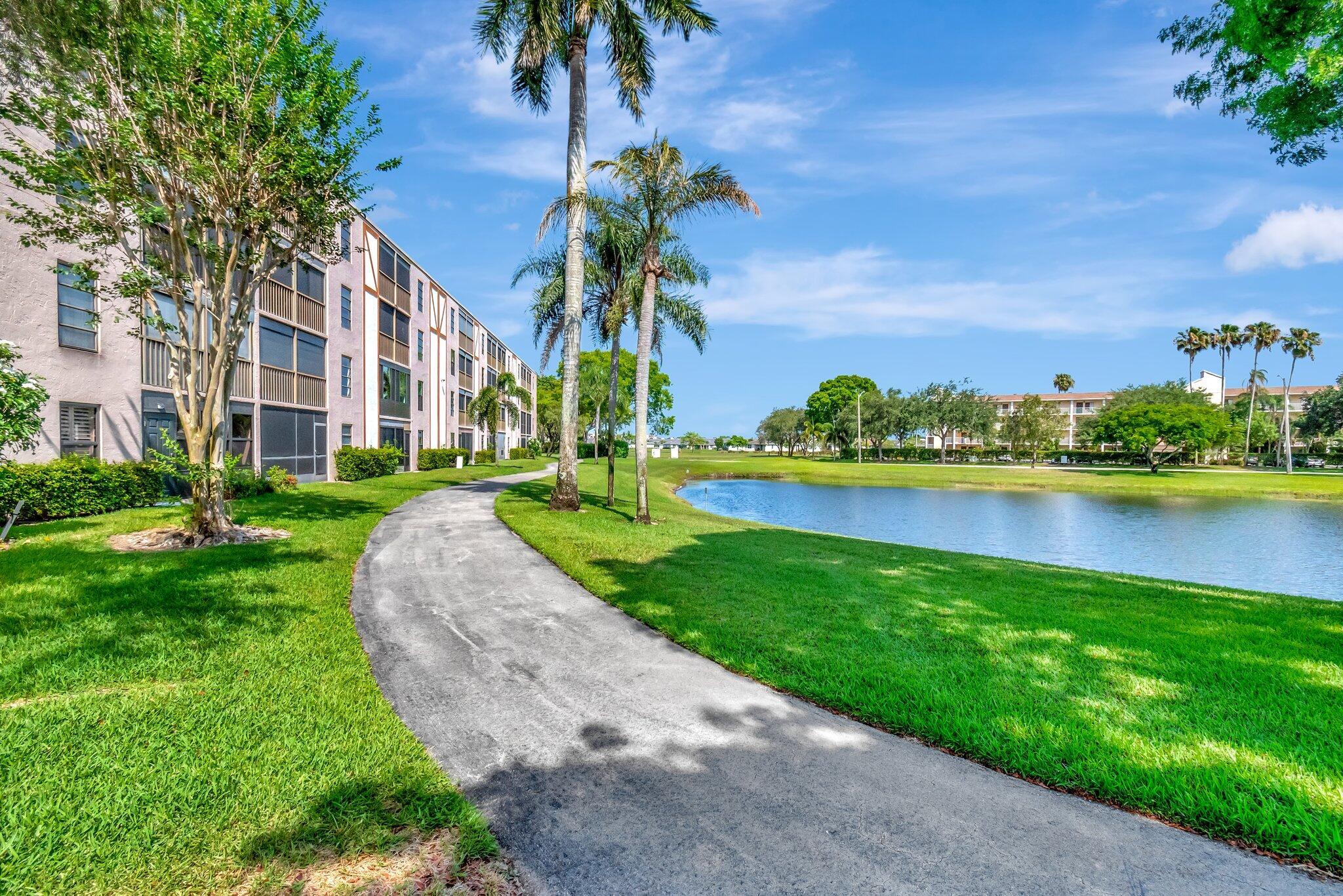 HUNTINGTON LAKES SEC FOUR CONDOS - Residential