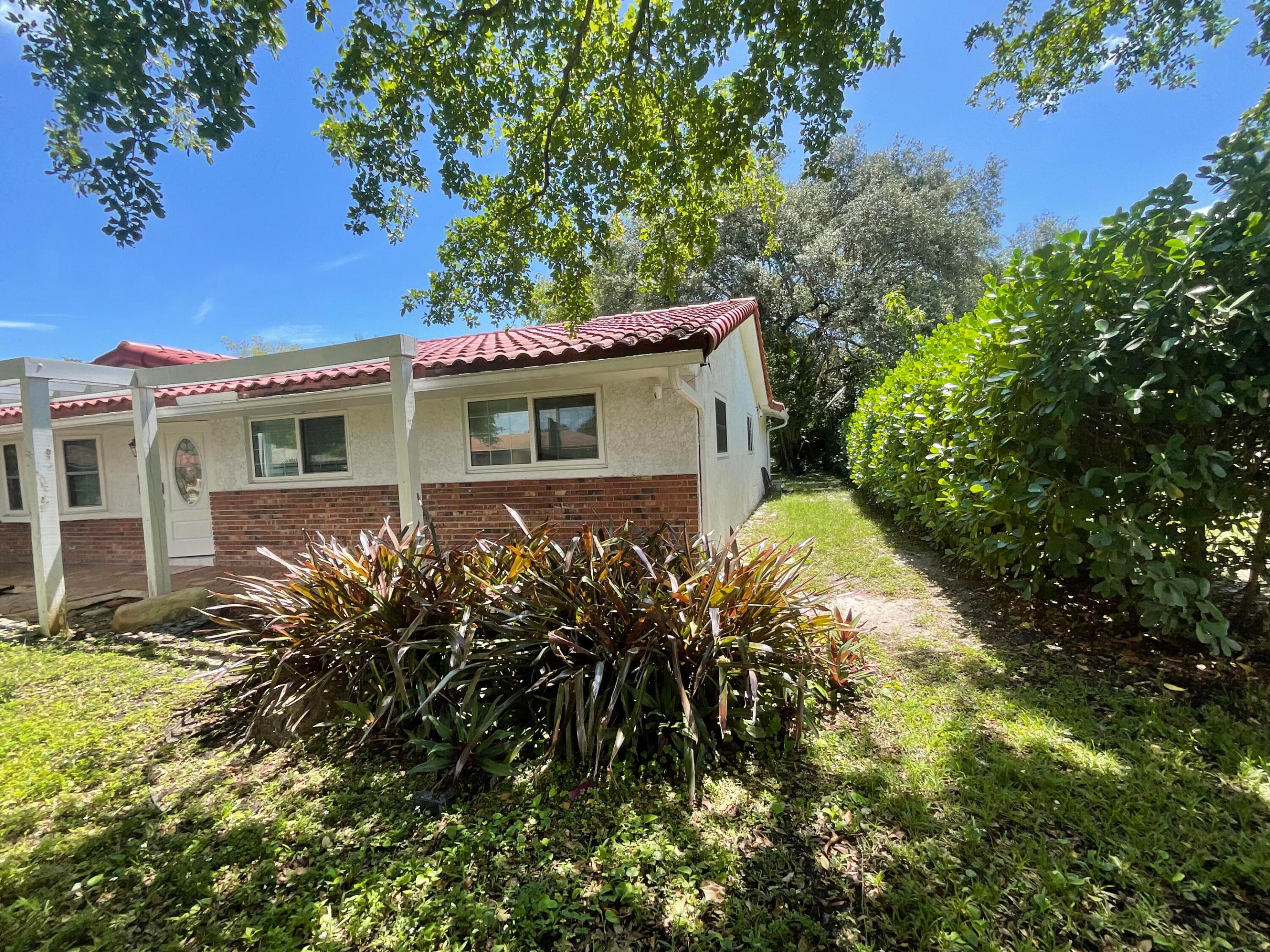 CORAL SPRINGS VILLAGE GREEN - Residential